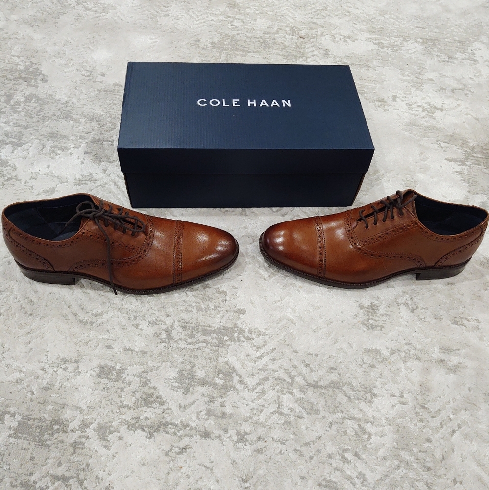 COLE HAAN Oxfords